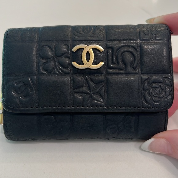 Chanel Precious Symbols Quilted Chocolate Bar Key Holder Case Black Lambskin - Picture 1 of 14
